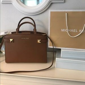 NWT Michael Kors Karla brwn satchel leather MED